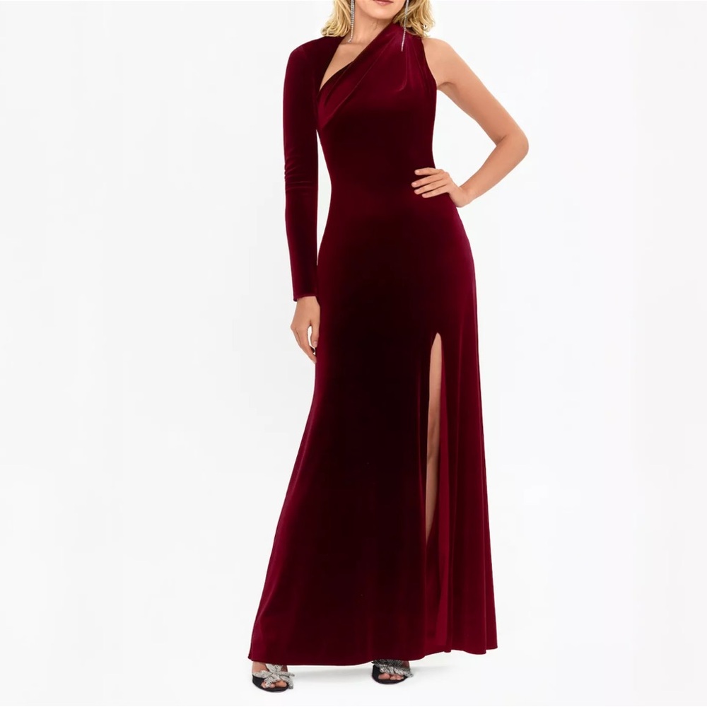 Elegant One-Shoulder Velvet Evening Gown in Wine